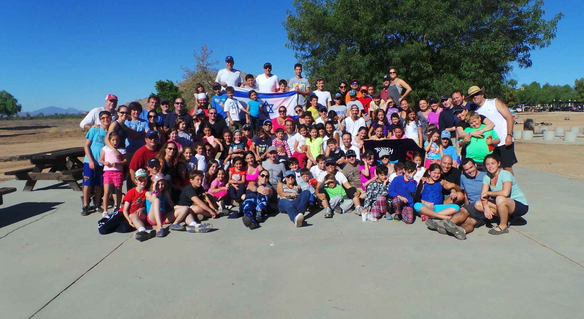 Campamento anual familiar para reconoctarse con la naturaleza y conectarse más con la familia y la comunidad.